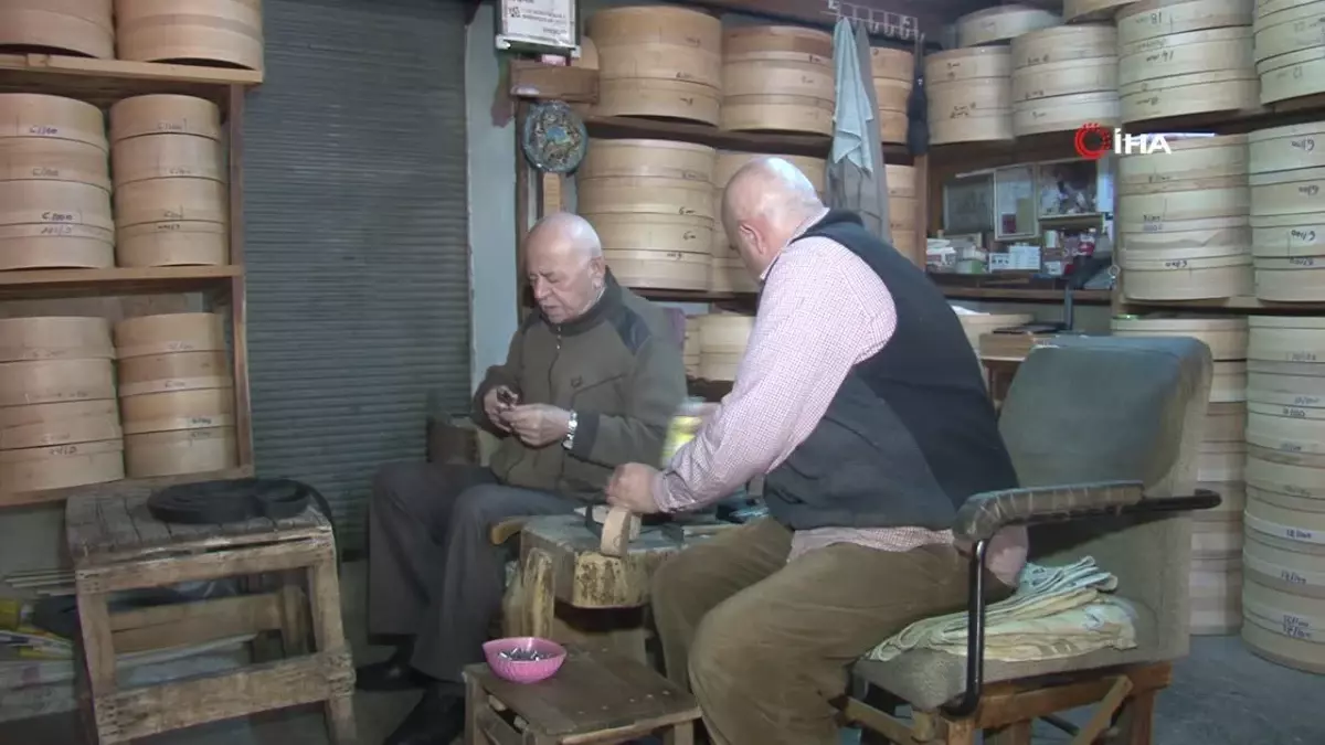 İzmir’in Son Elek Ustaları: Baba-Oğul