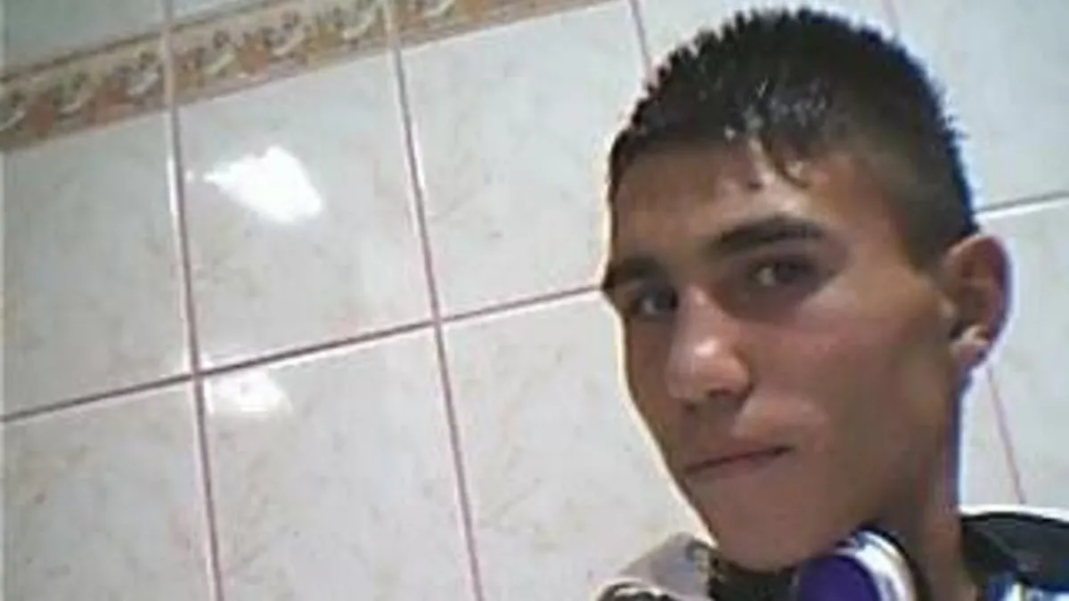 Sokak ortasında bıçakla öldürdü