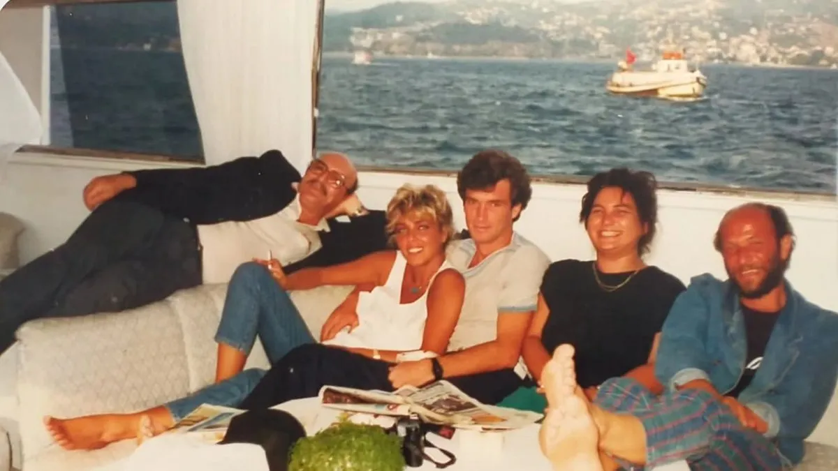 Üzerinden tam 38 yıl geçti… Usta sanatçıdan nostaljik paylaşım! Fotoğraftaki herkes çok ünlü!